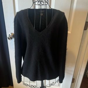 Lord & Taylor 100% cashmere black sweater